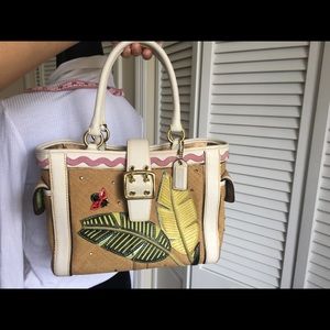 Unique Coach bag😻